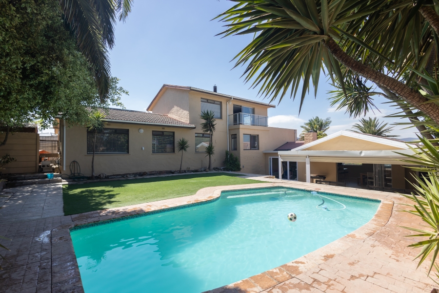 4 Bedroom Property for Sale in Flamingo Vlei Western Cape
